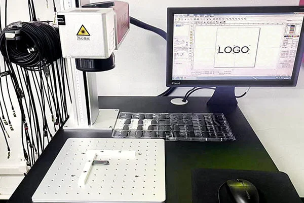 AOCFiberlink-8K-HDMI-2.1-cable-custom-logo-600