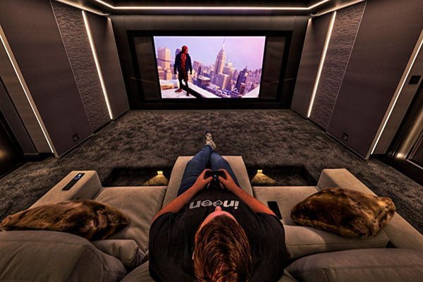 AOCFiberlink-Audio Visual-Solution-Gaming-Cinema-600